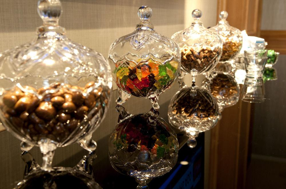 The Sherwood Taipei Eksteriør bilde A candy buffet