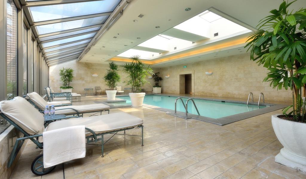 The Sherwood Taipei Eksteriør bilde The pool at the Mandarin Oriental, Paris